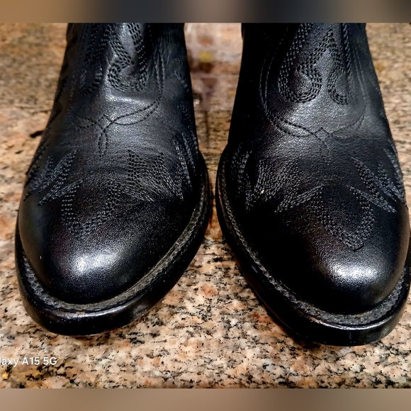 Ariat Dixon Black Leather Ankle Boots, 6.5 EUC - Picture 12 of 16